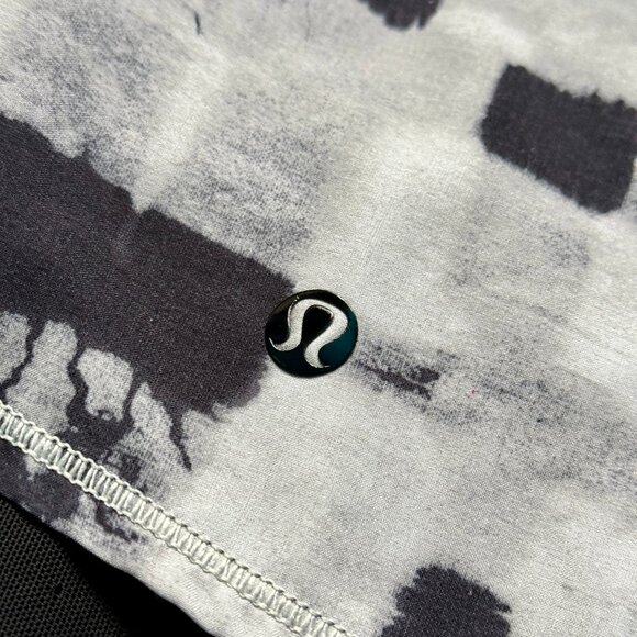 Lululemon Women's Hot To Street Shorts - White/Black - Picture 8 of 8